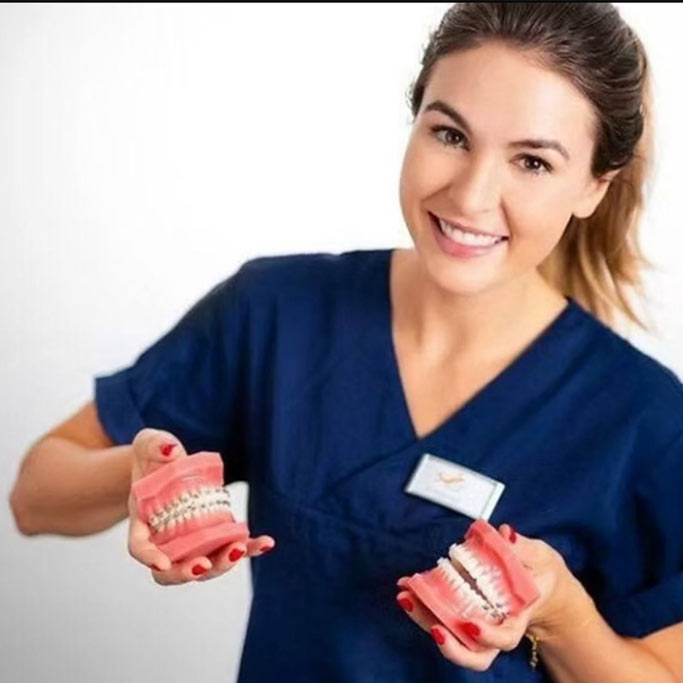 Dr. Viktoria Varga